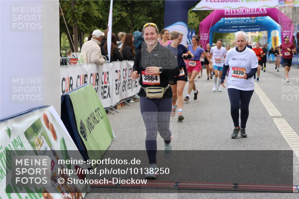 06.09.2026 - CURREX Alsterlauf Strokosch-Dieckow http://msf.ph/oto/10138250 06.09.2026 10:14:18 Ziel 2800, 3039, 3418, 3494, 3513, 3864, 3986, 4109, 4452, 4637, 5183, 5363, 5475, 5506, 6052 meine-sportfotos.de