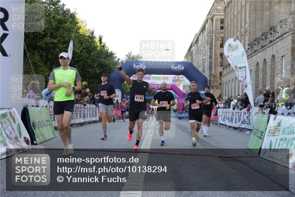 06.09.2026 - CURREX Alsterlauf Yannick Fuchs http://msf.ph/oto/10138294 06.09.2026 09:45:36 Ziel 2101, 2615, 2673, 3146, 3149, 3259, 3615, 4141, 4581, 5697, 5805, 5988, 6013, 6450, 8192 meine-sportfotos.de