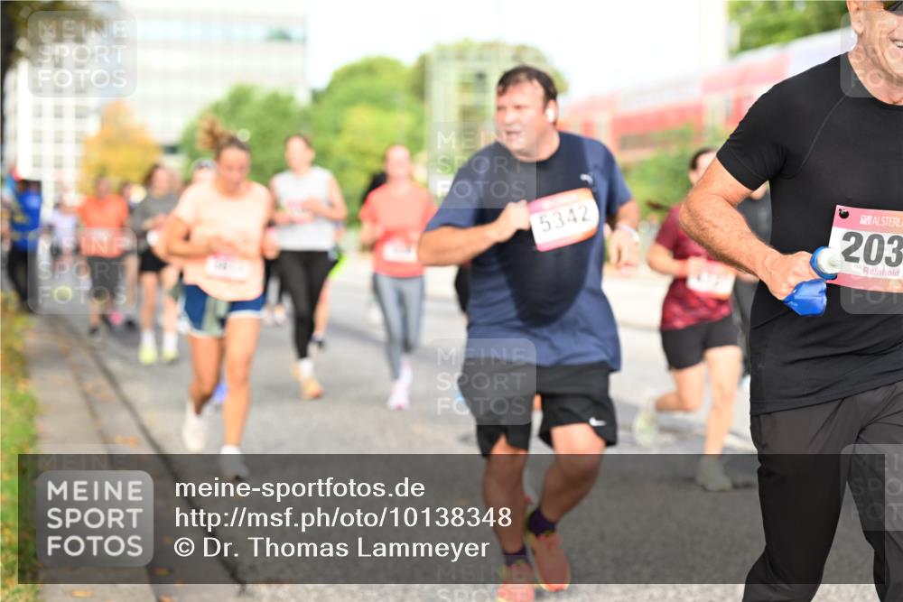 06.09.2026 - CURREX Alsterlauf Dr. Thomas Lammeyer http://msf.ph/oto/10138348 06.09.2026 10:04:38 Laufen 5342, 203 meine-sportfotos.de