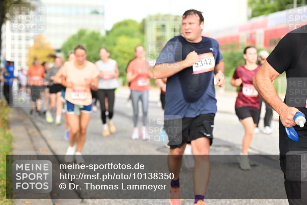 06.09.2026 - CURREX Alsterlauf Dr. Thomas Lammeyer http://msf.ph/oto/10138350 06.09.2026 10:04:39 Laufen 5342 meine-sportfotos.de