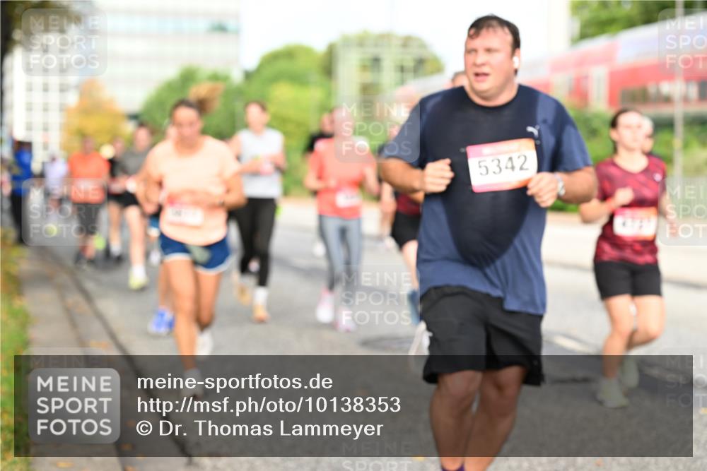 06.09.2026 - CURREX Alsterlauf Dr. Thomas Lammeyer http://msf.ph/oto/10138353 06.09.2026 10:04:39 Laufen 5342 meine-sportfotos.de