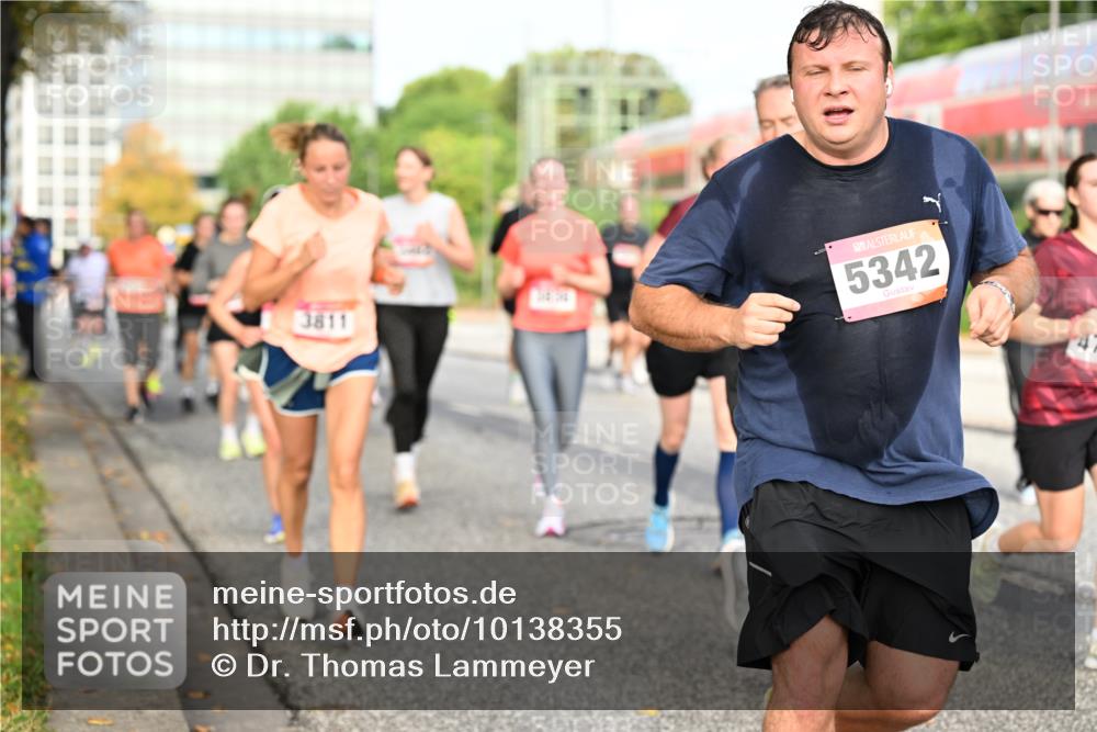 06.09.2026 - CURREX Alsterlauf Dr. Thomas Lammeyer http://msf.ph/oto/10138355 06.09.2026 10:04:39 Laufen 3811, 5342 meine-sportfotos.de