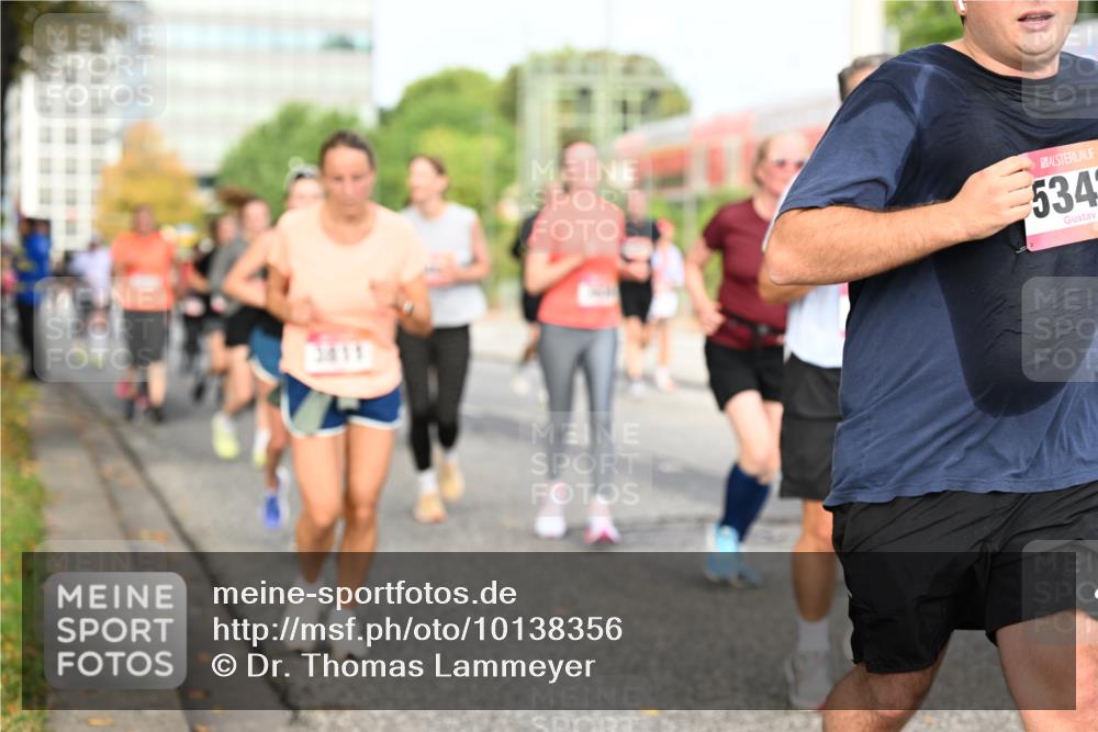 06.09.2026 - CURREX Alsterlauf Dr. Thomas Lammeyer http://msf.ph/oto/10138356 06.09.2026 10:04:39 Laufen 3811, 5345 meine-sportfotos.de