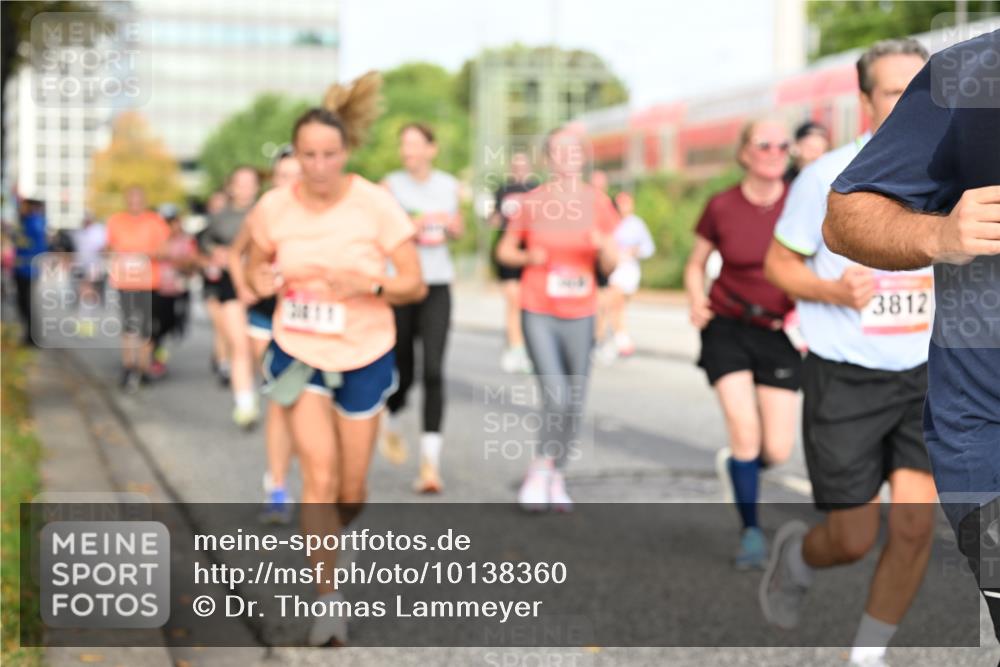 06.09.2026 - CURREX Alsterlauf Dr. Thomas Lammeyer http://msf.ph/oto/10138360 06.09.2026 10:04:40 Laufen 3812 meine-sportfotos.de