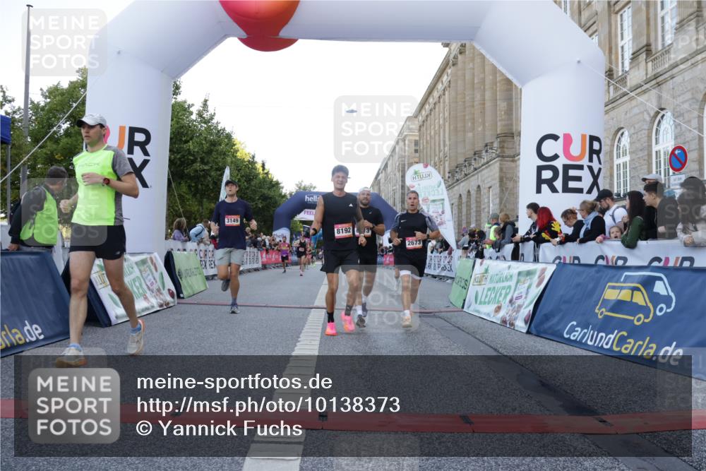 06.09.2026 - CURREX Alsterlauf Yannick Fuchs http://msf.ph/oto/10138373 06.09.2026 09:45:37 Ziel 2615, 2673, 3146, 3149, 3259, 3602, 3615, 4141, 4581, 5697, 6013, 6401, 6450, 8192 meine-sportfotos.de