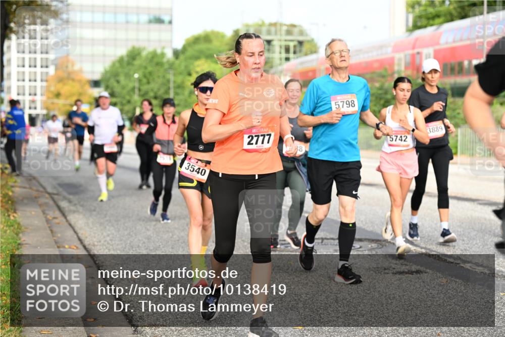 06.09.2026 - CURREX Alsterlauf Dr. Thomas Lammeyer http://msf.ph/oto/10138419 06.09.2026 10:04:45 Laufen 3540, 2777, 88, 5798, 5742, 3889 meine-sportfotos.de