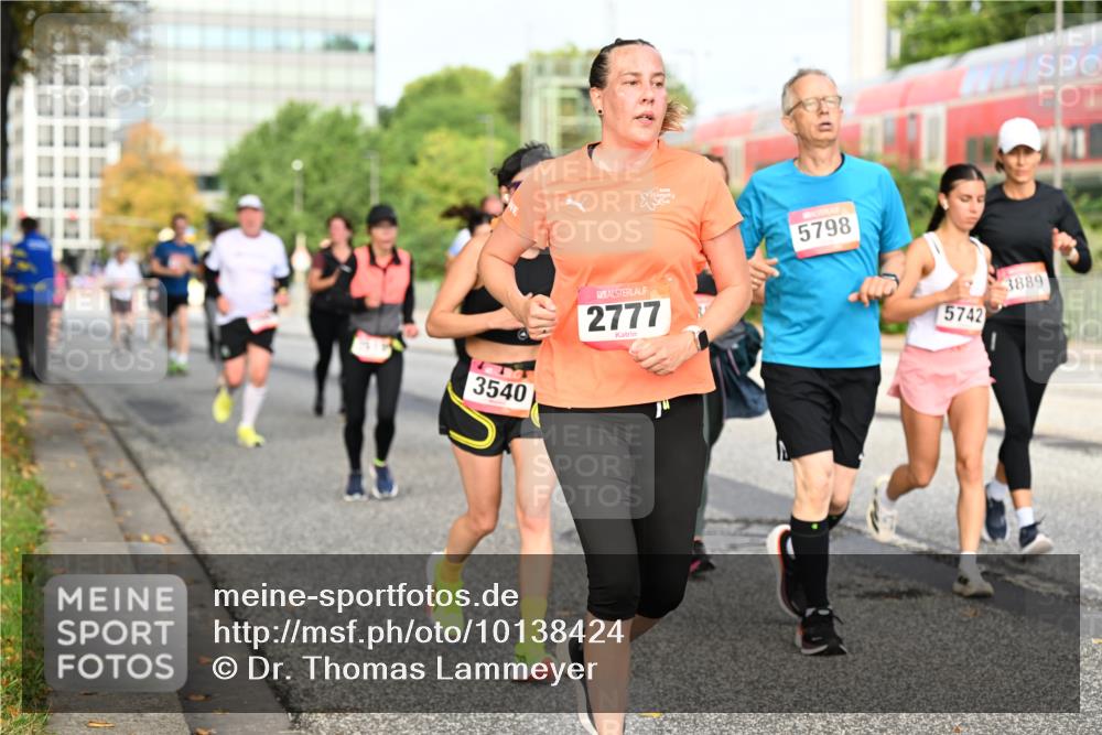 06.09.2026 - CURREX Alsterlauf Dr. Thomas Lammeyer http://msf.ph/oto/10138424 06.09.2026 10:04:46 Laufen 3540, 2777, 5798, 5742, 3889 meine-sportfotos.de