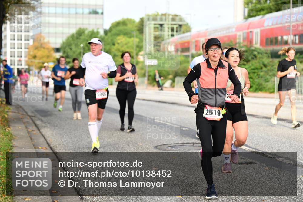 06.09.2026 - CURREX Alsterlauf Dr. Thomas Lammeyer http://msf.ph/oto/10138452 06.09.2026 10:04:48 Laufen 5985, 2519 meine-sportfotos.de