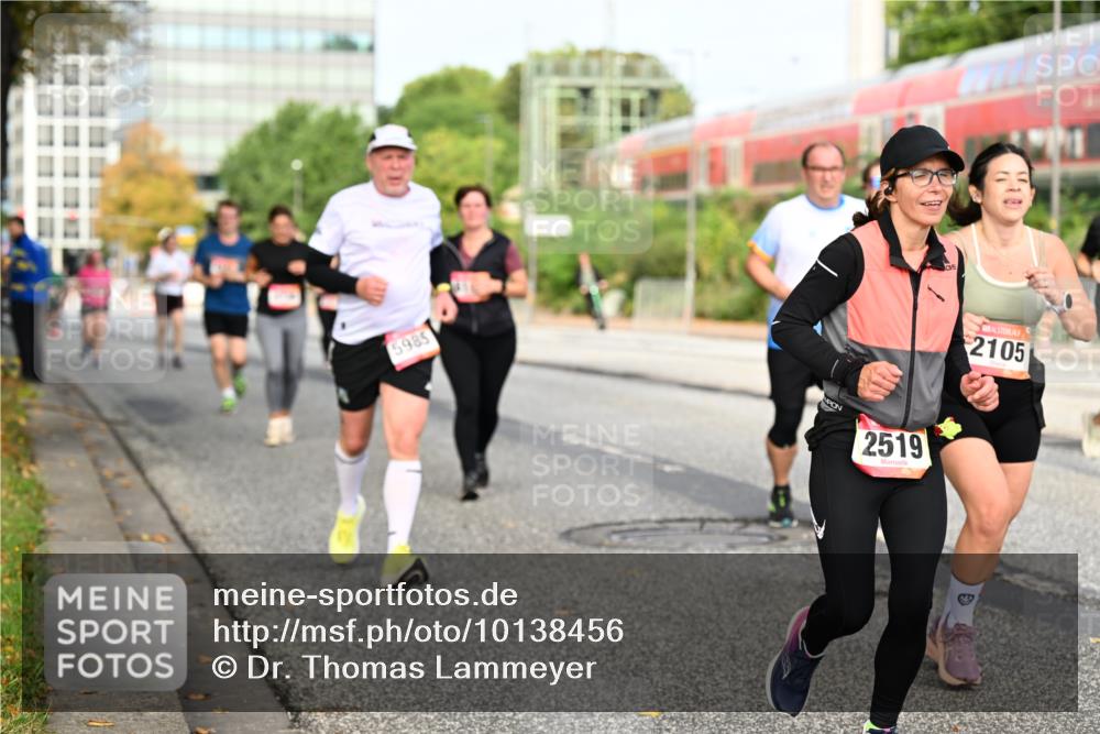 06.09.2026 - CURREX Alsterlauf Dr. Thomas Lammeyer http://msf.ph/oto/10138456 06.09.2026 10:04:49 Laufen 5985, 2519, 2105 meine-sportfotos.de