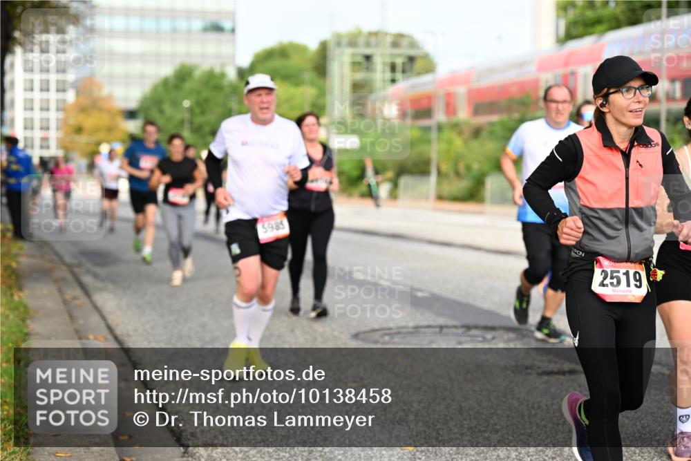 06.09.2026 - CURREX Alsterlauf Dr. Thomas Lammeyer http://msf.ph/oto/10138458 06.09.2026 10:04:49 Laufen 5985, 2519 meine-sportfotos.de