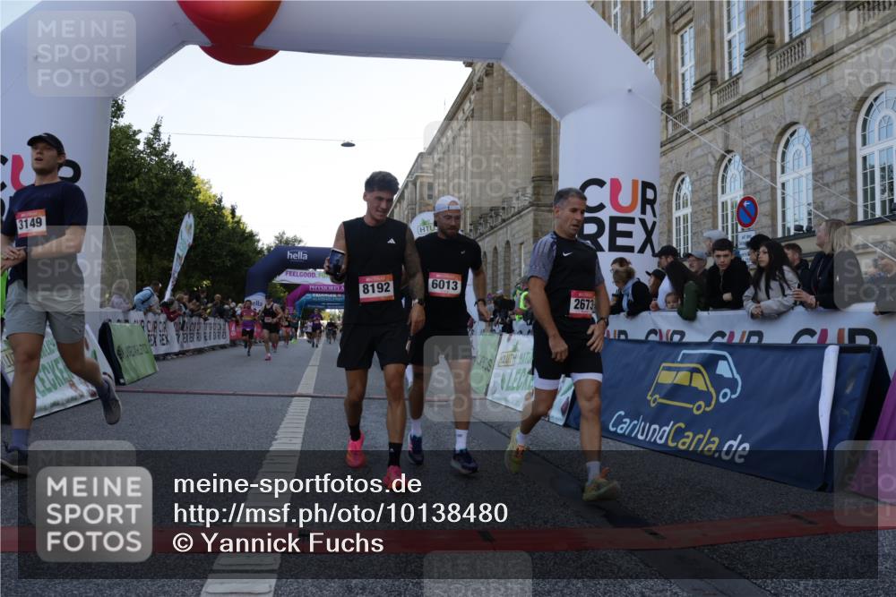 06.09.2026 - CURREX Alsterlauf Yannick Fuchs http://msf.ph/oto/10138480 06.09.2026 09:45:38 Ziel 2615, 2673, 3149, 3259, 3602, 3615, 4141, 4581, 5697, 6013, 6401, 6449, 6450, 8192 meine-sportfotos.de