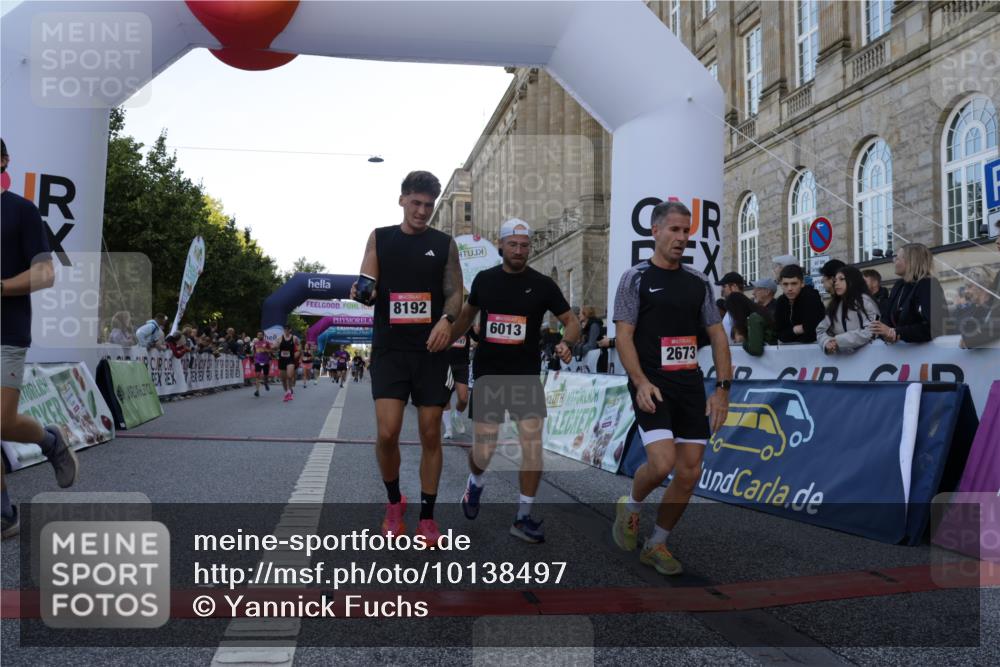 06.09.2026 - CURREX Alsterlauf Yannick Fuchs http://msf.ph/oto/10138497 06.09.2026 09:45:39 Ziel 2615, 2673, 3149, 3259, 3602, 4141, 4372, 4581, 5697, 6013, 6401, 6449, 6450, 8192 meine-sportfotos.de