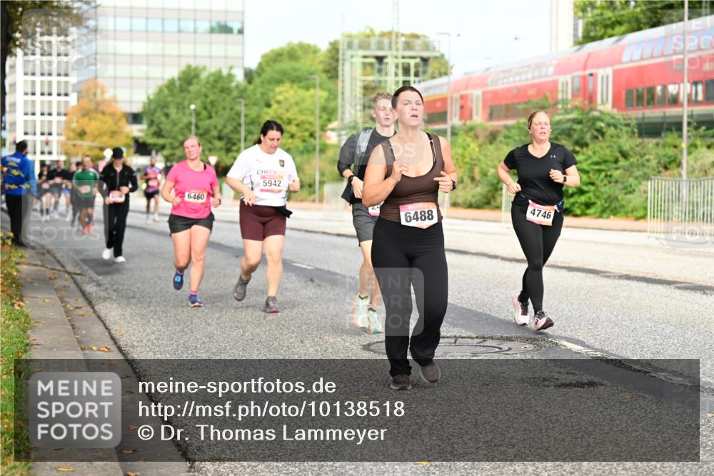 06.09.2026 - CURREX Alsterlauf Dr. Thomas Lammeyer http://msf.ph/oto/10138518 06.09.2026 10:04:56 Laufen 6460, 5942, 6488, 4746 meine-sportfotos.de