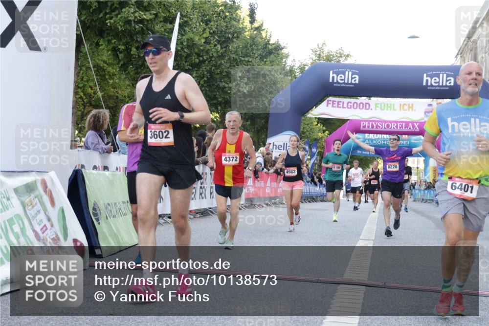 06.09.2026 - CURREX Alsterlauf Yannick Fuchs http://msf.ph/oto/10138573 06.09.2026 09:45:42 Ziel 2615, 2673, 3149, 3602, 4372, 4982, 5697, 6013, 6186, 6401, 6449, 6450, 8192, 8228 meine-sportfotos.de