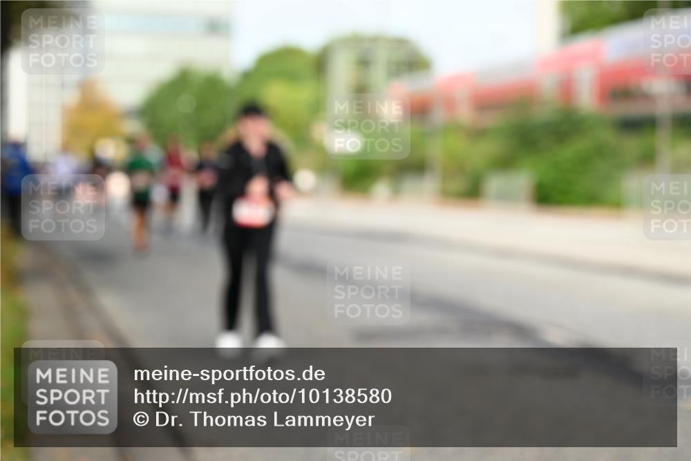 06.09.2026 - CURREX Alsterlauf Dr. Thomas Lammeyer http://msf.ph/oto/10138580 06.09.2026 10:05:01 Laufen  meine-sportfotos.de
