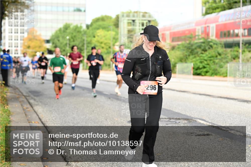 06.09.2026 - CURREX Alsterlauf Dr. Thomas Lammeyer http://msf.ph/oto/10138597 06.09.2026 10:05:03 Laufen 296 meine-sportfotos.de