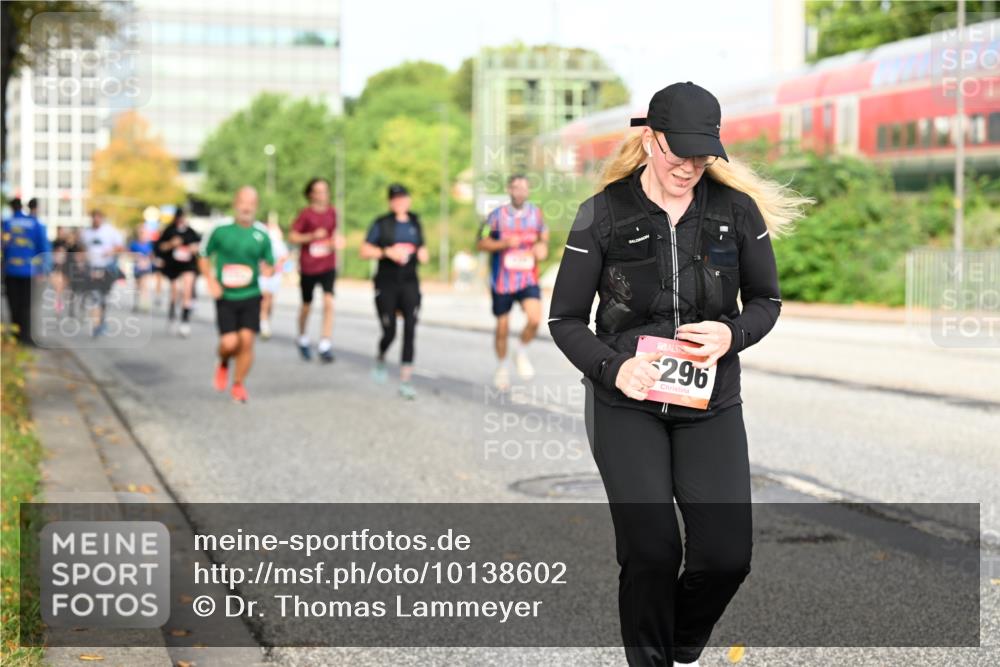 06.09.2026 - CURREX Alsterlauf Dr. Thomas Lammeyer http://msf.ph/oto/10138602 06.09.2026 10:05:03 Laufen 296 meine-sportfotos.de