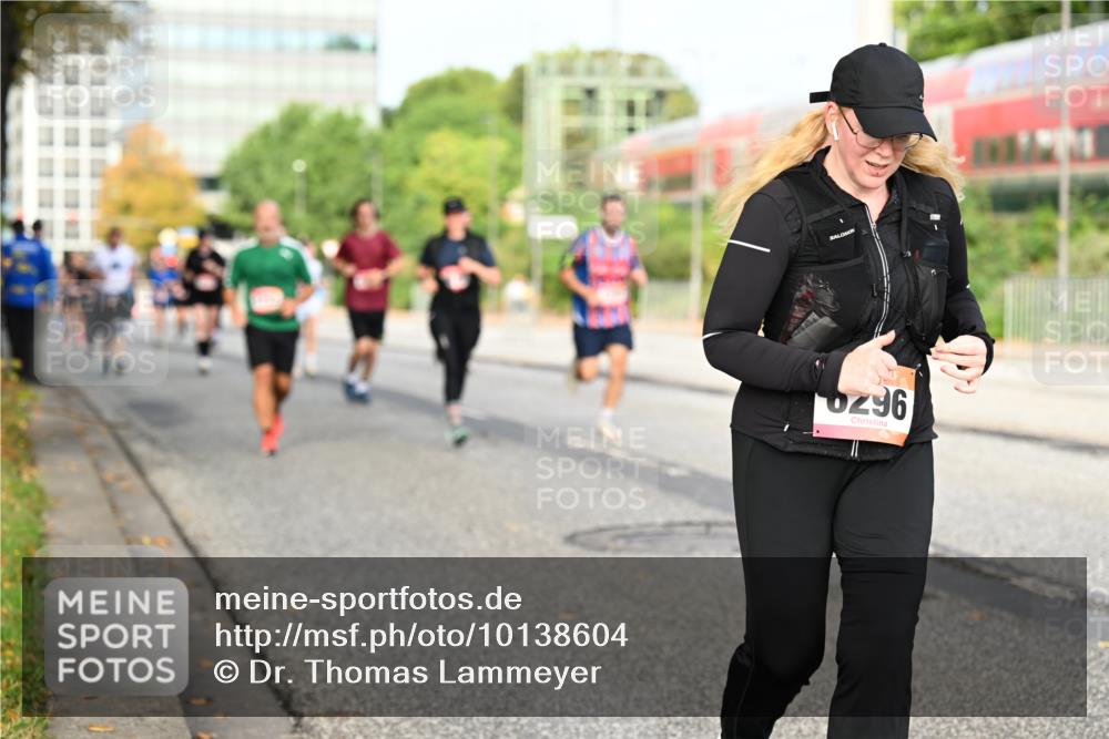 06.09.2026 - CURREX Alsterlauf Dr. Thomas Lammeyer http://msf.ph/oto/10138604 06.09.2026 10:05:04 Laufen 0296 meine-sportfotos.de