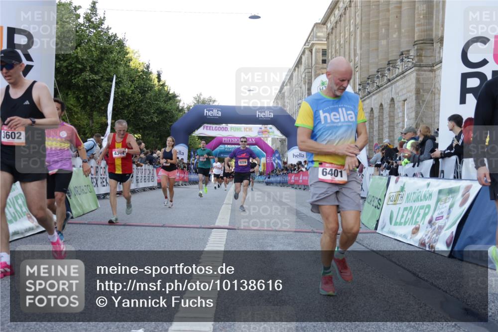 06.09.2026 - CURREX Alsterlauf Yannick Fuchs http://msf.ph/oto/10138616 06.09.2026 09:45:43 Ziel 2615, 2673, 3149, 3602, 4372, 4982, 5697, 6013, 6186, 6401, 6449, 8192, 8228 meine-sportfotos.de