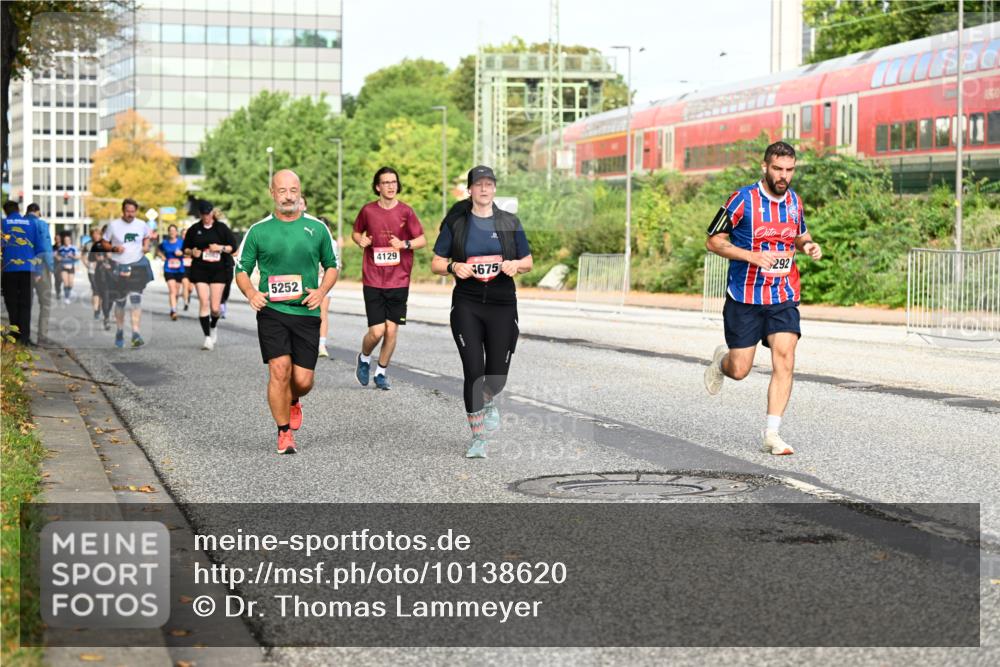 06.09.2026 - CURREX Alsterlauf Dr. Thomas Lammeyer http://msf.ph/oto/10138620 06.09.2026 10:05:05 Laufen 5252, 4129, 675, 292 meine-sportfotos.de