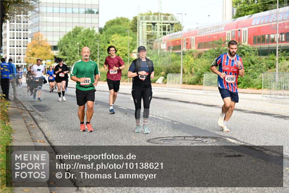 06.09.2026 - CURREX Alsterlauf Dr. Thomas Lammeyer http://msf.ph/oto/10138621 06.09.2026 10:05:05 Laufen 252, 4129, 467, 4292 meine-sportfotos.de