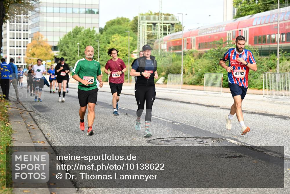 06.09.2026 - CURREX Alsterlauf Dr. Thomas Lammeyer http://msf.ph/oto/10138622 06.09.2026 10:05:06 Laufen 4125, 252, 4292 meine-sportfotos.de