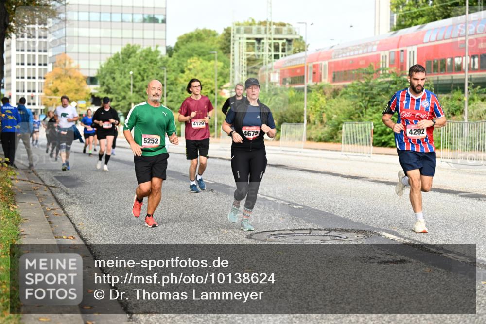 06.09.2026 - CURREX Alsterlauf Dr. Thomas Lammeyer http://msf.ph/oto/10138624 06.09.2026 10:05:06 Laufen 5252, 4129, 4675, 4292 meine-sportfotos.de