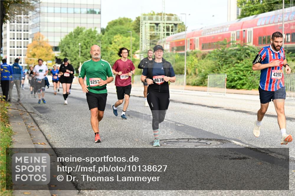 06.09.2026 - CURREX Alsterlauf Dr. Thomas Lammeyer http://msf.ph/oto/10138627 06.09.2026 10:05:06 Laufen 5252, 4129, 4675, 4292 meine-sportfotos.de