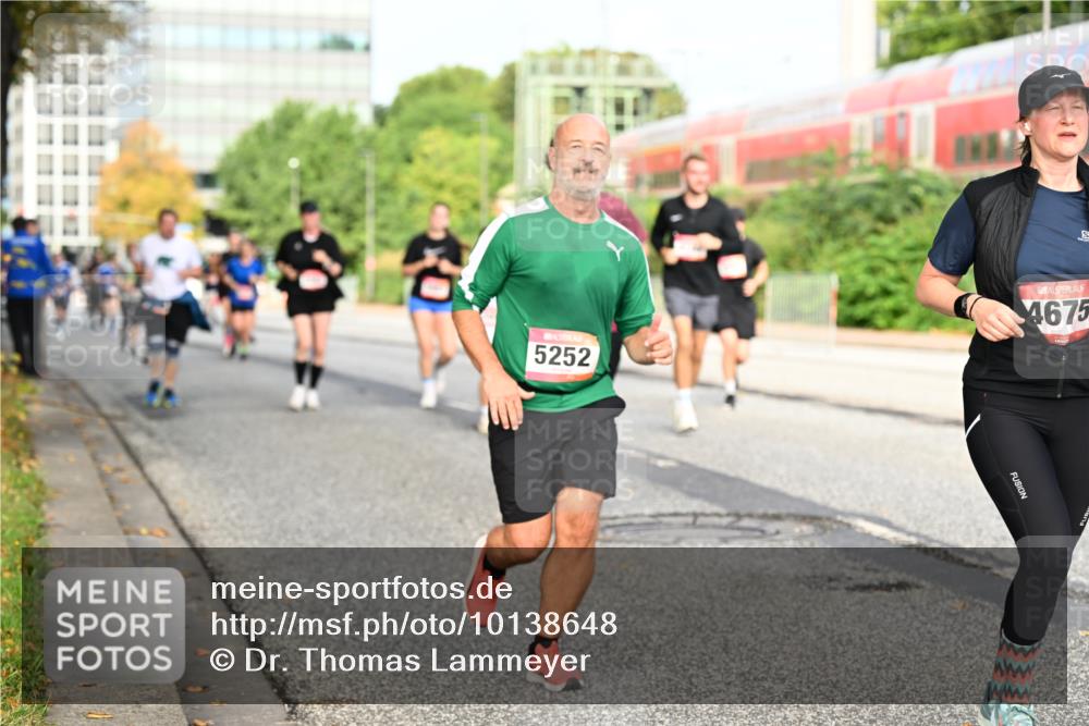 06.09.2026 - CURREX Alsterlauf Dr. Thomas Lammeyer http://msf.ph/oto/10138648 06.09.2026 10:05:08 Laufen 5252, 4675 meine-sportfotos.de