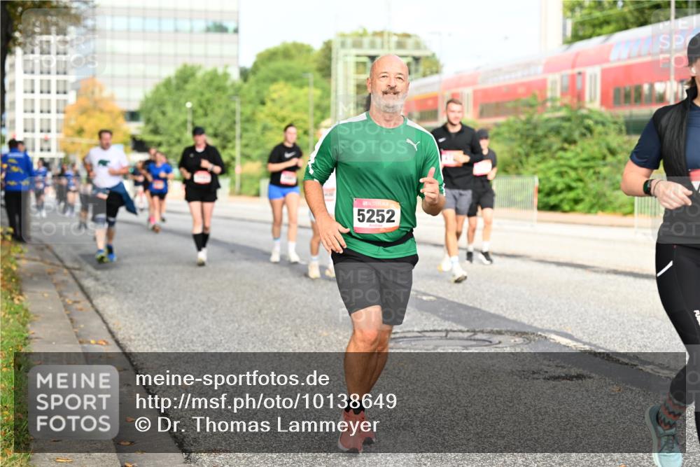 06.09.2026 - CURREX Alsterlauf Dr. Thomas Lammeyer http://msf.ph/oto/10138649 06.09.2026 10:05:08 Laufen 5252 meine-sportfotos.de