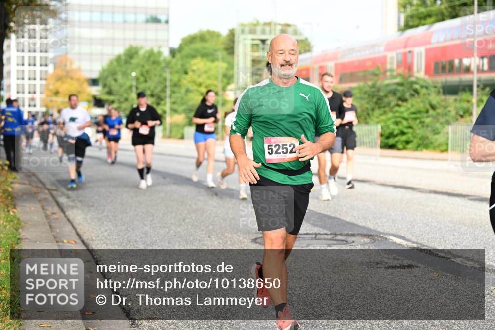 06.09.2026 - CURREX Alsterlauf Dr. Thomas Lammeyer http://msf.ph/oto/10138650 06.09.2026 10:05:08 Laufen 5252 meine-sportfotos.de