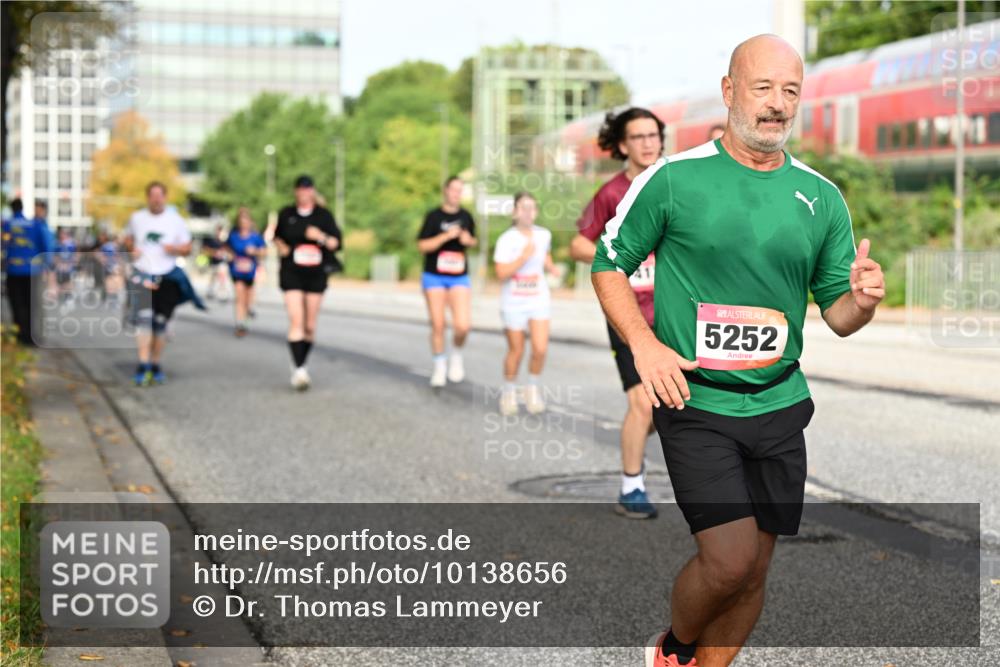 06.09.2026 - CURREX Alsterlauf Dr. Thomas Lammeyer http://msf.ph/oto/10138656 06.09.2026 10:05:09 Laufen 5252 meine-sportfotos.de
