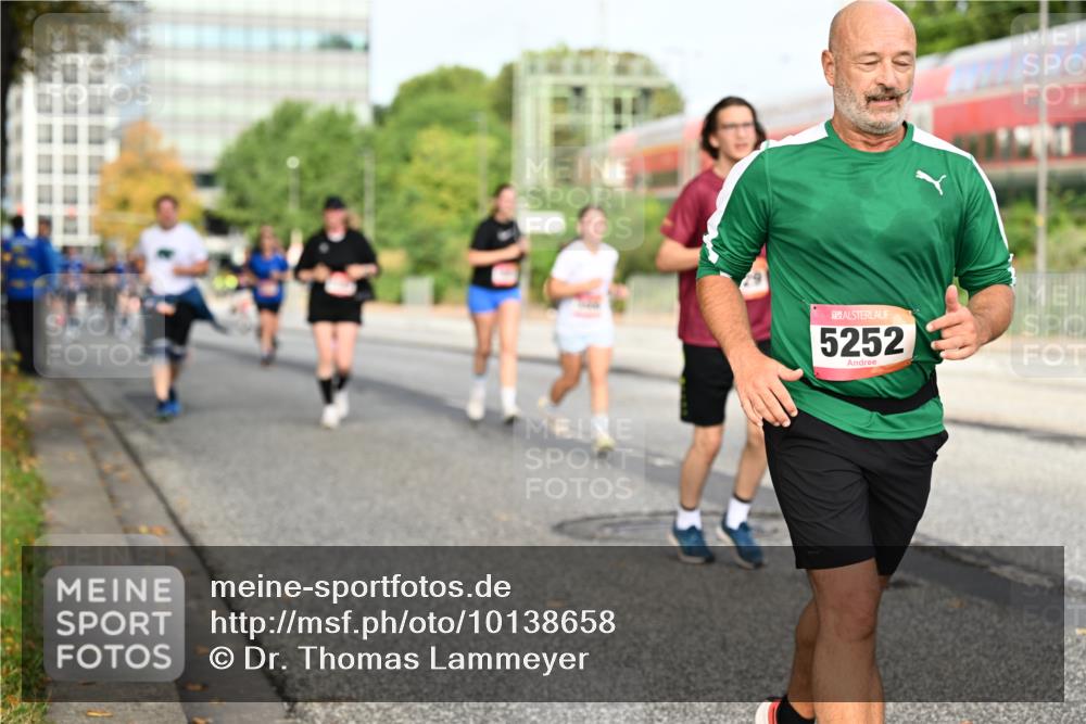 06.09.2026 - CURREX Alsterlauf Dr. Thomas Lammeyer http://msf.ph/oto/10138658 06.09.2026 10:05:09 Laufen 5252 meine-sportfotos.de