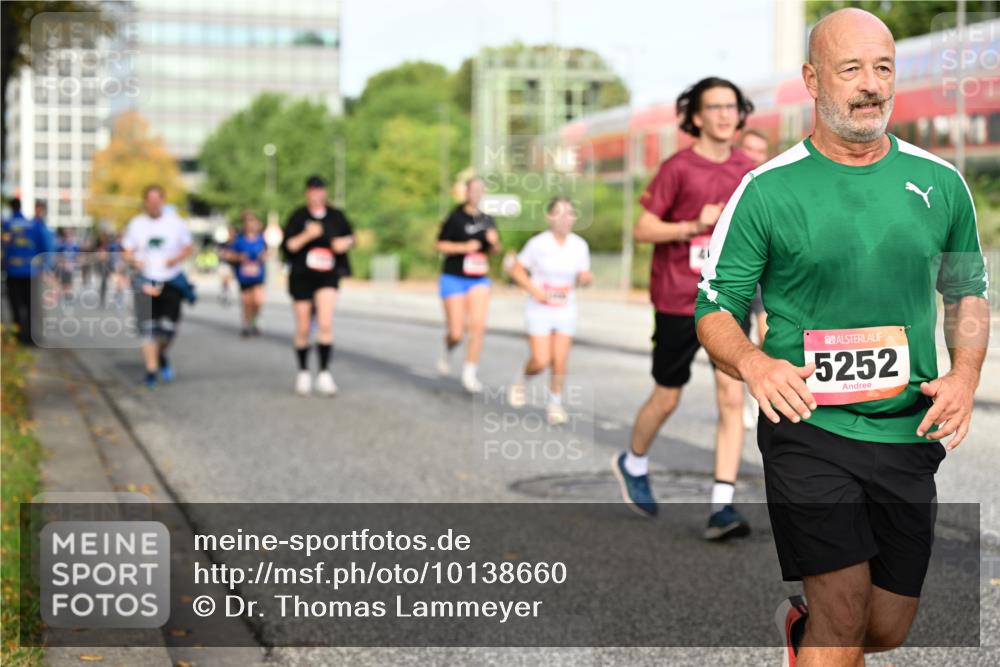 06.09.2026 - CURREX Alsterlauf Dr. Thomas Lammeyer http://msf.ph/oto/10138660 06.09.2026 10:05:09 Laufen 5252 meine-sportfotos.de