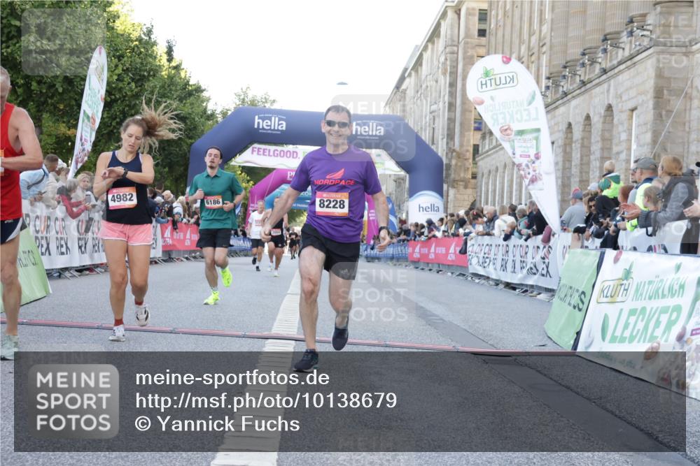 06.09.2026 - CURREX Alsterlauf Yannick Fuchs http://msf.ph/oto/10138679 06.09.2026 09:45:44 Ziel 2054, 2615, 2673, 3149, 3602, 4372, 4982, 5697, 6013, 6186, 6401, 6449, 8192, 8228 meine-sportfotos.de