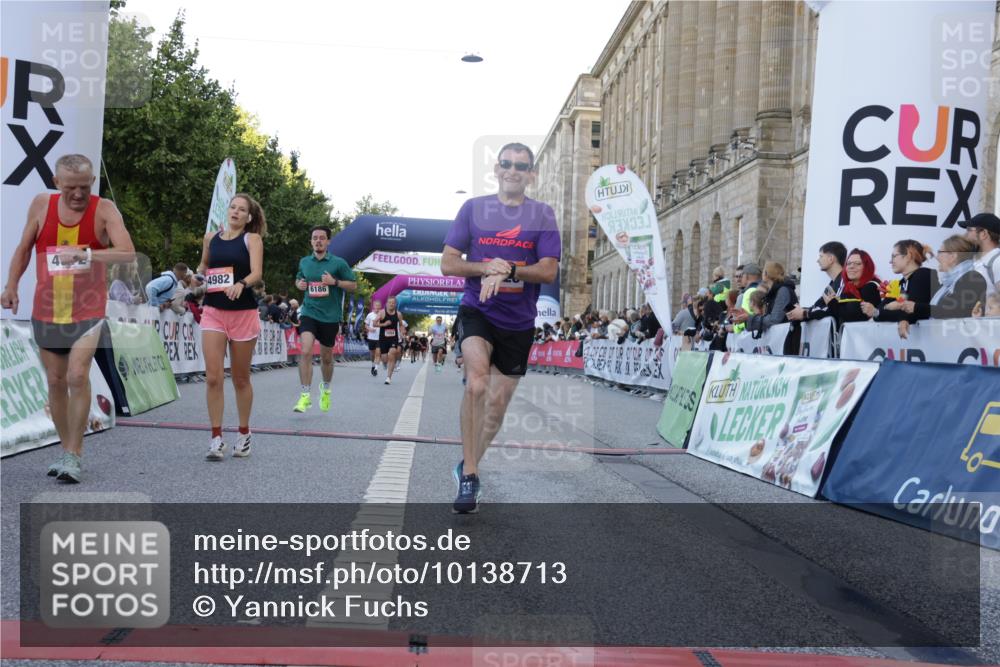 06.09.2026 - CURREX Alsterlauf Yannick Fuchs http://msf.ph/oto/10138713 06.09.2026 09:45:45 Ziel 2054, 2673, 3149, 3602, 4341, 4372, 4982, 5697, 6013, 6186, 6401, 6449, 8228 meine-sportfotos.de