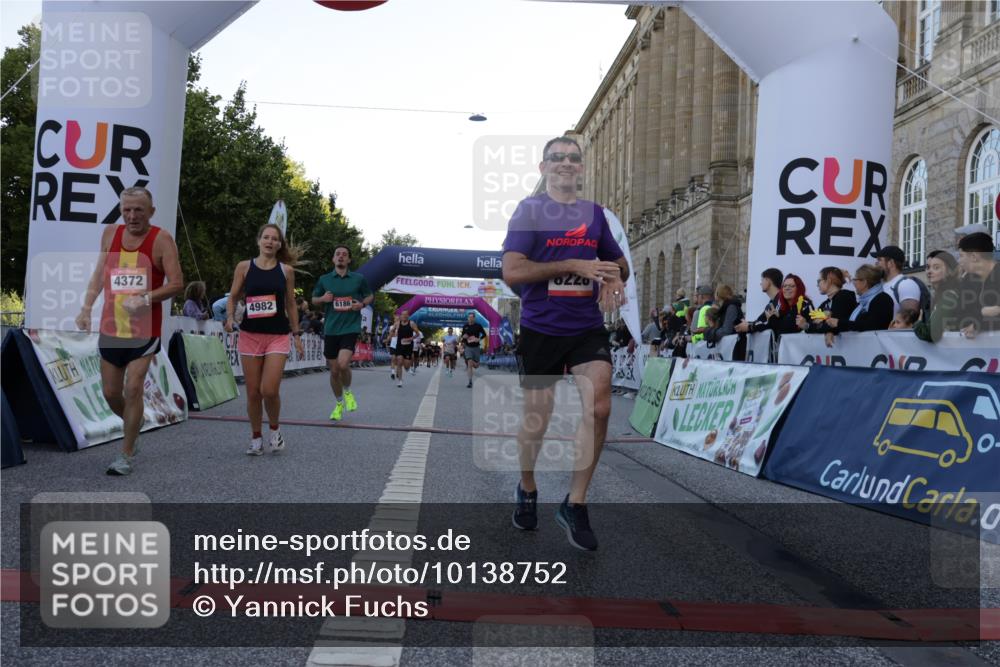 06.09.2026 - CURREX Alsterlauf Yannick Fuchs http://msf.ph/oto/10138752 06.09.2026 09:45:45 Ziel 2054, 2673, 3149, 3602, 4341, 4372, 4982, 5697, 6013, 6186, 6401, 6449, 8228 meine-sportfotos.de