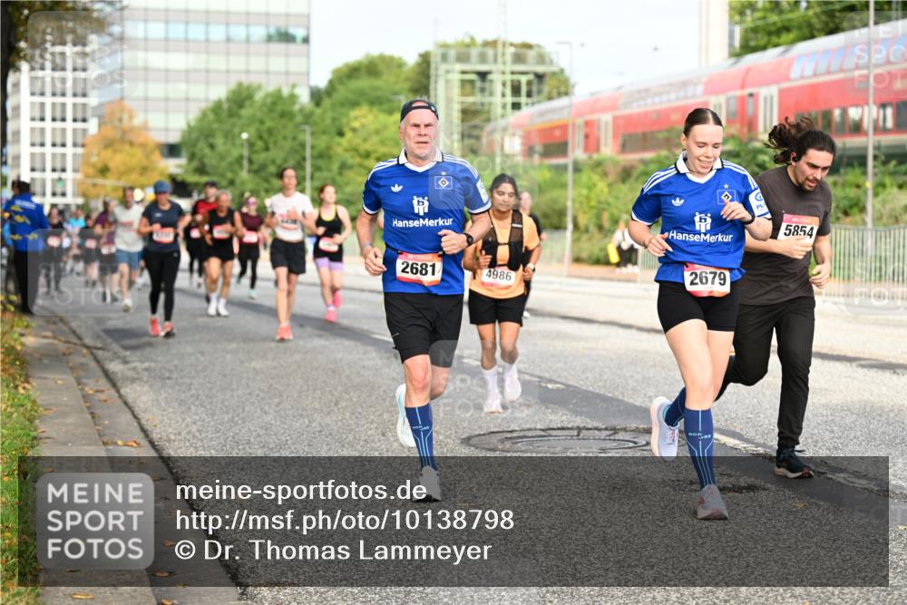 06.09.2026 - CURREX Alsterlauf Dr. Thomas Lammeyer http://msf.ph/oto/10138798 06.09.2026 10:05:22 Laufen 5854, 2681, 4986, 2679 meine-sportfotos.de