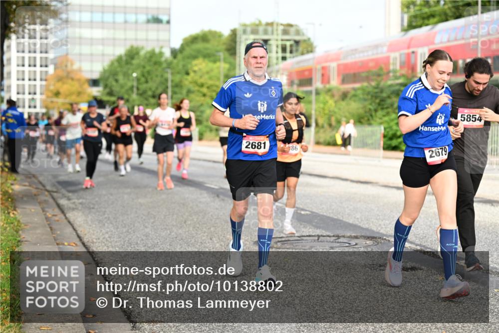 06.09.2026 - CURREX Alsterlauf Dr. Thomas Lammeyer http://msf.ph/oto/10138802 06.09.2026 10:05:22 Laufen 2681, 86, 5854, 2679 meine-sportfotos.de