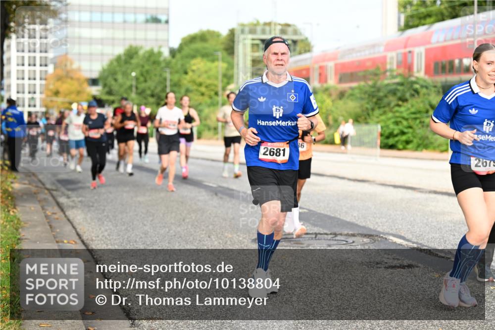 06.09.2026 - CURREX Alsterlauf Dr. Thomas Lammeyer http://msf.ph/oto/10138804 06.09.2026 10:05:23 Laufen 86, 2681, 2675 meine-sportfotos.de