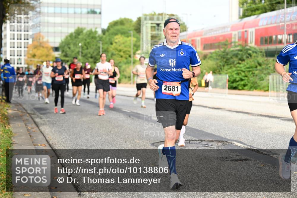06.09.2026 - CURREX Alsterlauf Dr. Thomas Lammeyer http://msf.ph/oto/10138806 06.09.2026 10:05:23 Laufen 2681 meine-sportfotos.de