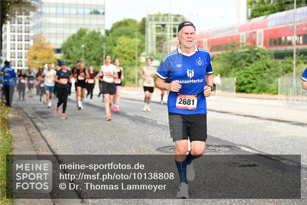 06.09.2026 - CURREX Alsterlauf Dr. Thomas Lammeyer http://msf.ph/oto/10138808 06.09.2026 10:05:23 Laufen 2681 meine-sportfotos.de