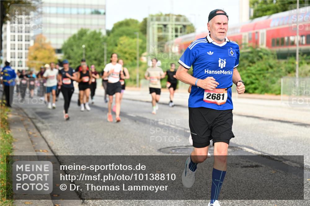 06.09.2026 - CURREX Alsterlauf Dr. Thomas Lammeyer http://msf.ph/oto/10138810 06.09.2026 10:05:23 Laufen 2681 meine-sportfotos.de