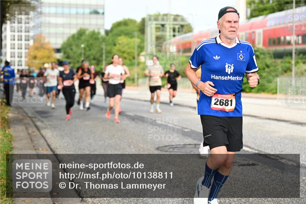 06.09.2026 - CURREX Alsterlauf Dr. Thomas Lammeyer http://msf.ph/oto/10138811 06.09.2026 10:05:23 Laufen 2681 meine-sportfotos.de