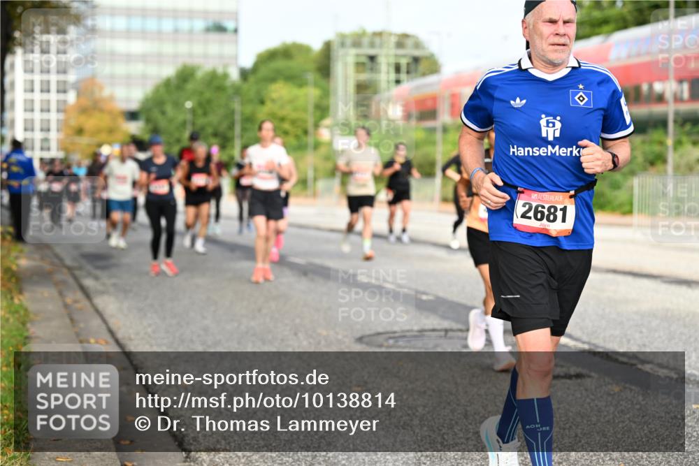 06.09.2026 - CURREX Alsterlauf Dr. Thomas Lammeyer http://msf.ph/oto/10138814 06.09.2026 10:05:23 Laufen 2681 meine-sportfotos.de