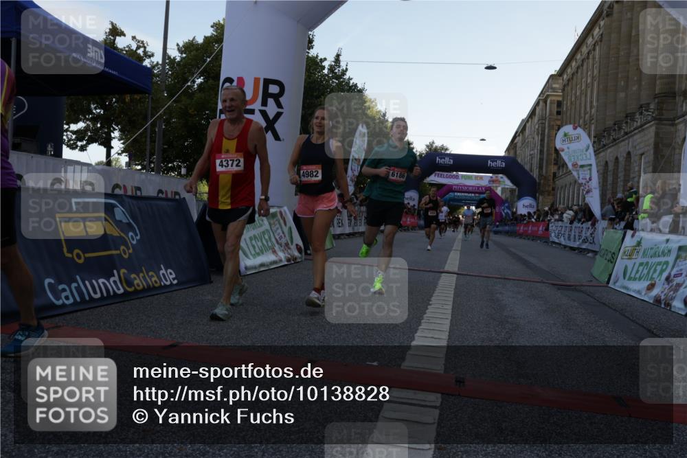 06.09.2026 - CURREX Alsterlauf Yannick Fuchs http://msf.ph/oto/10138828 06.09.2026 09:45:46 Ziel 2054, 3602, 3956, 4341, 4372, 4982, 5123, 5697, 6113, 6186, 6401, 6449, 8228 meine-sportfotos.de