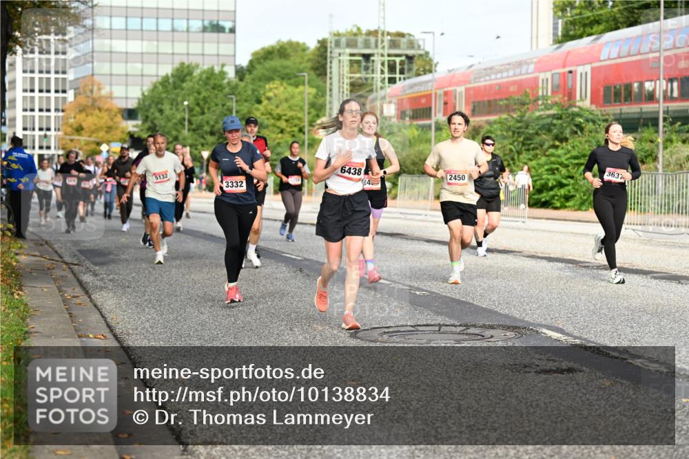 06.09.2026 - CURREX Alsterlauf Dr. Thomas Lammeyer http://msf.ph/oto/10138834 06.09.2026 10:05:25 Laufen 5132, 3332, 6438, 24, 2450, 3637 meine-sportfotos.de
