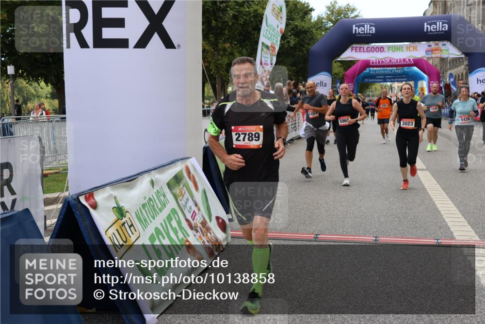 06.09.2026 - CURREX Alsterlauf Strokosch-Dieckow http://msf.ph/oto/10138858 06.09.2026 10:15:09 Ziel 2789, 2860, 2871, 2938, 3023, 3027, 3454, 4497, 5439, 5630, 5966, 6408, 8081 meine-sportfotos.de