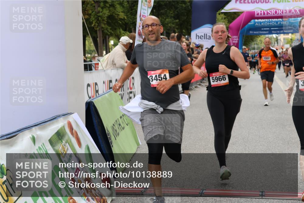 06.09.2026 - CURREX Alsterlauf Strokosch-Dieckow http://msf.ph/oto/10138889 06.09.2026 10:15:11 Ziel 2621, 2789, 2794, 2871, 2938, 3023, 3027, 3302, 3454, 4497, 5439, 5630, 5931, 5966, 6408, 8081 meine-sportfotos.de