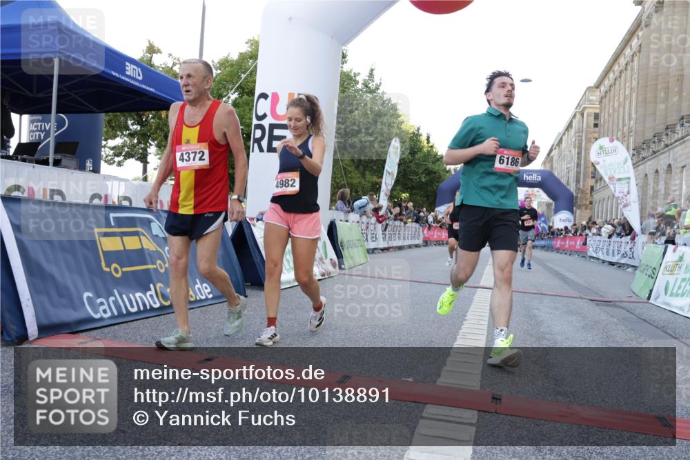 06.09.2026 - CURREX Alsterlauf Yannick Fuchs http://msf.ph/oto/10138891 06.09.2026 09:45:47 Ziel 2054, 3602, 3956, 4341, 4372, 4828, 4982, 5123, 5697, 6113, 6186, 6401, 6449, 8228 meine-sportfotos.de